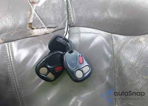 2000 Chevrolet Silverado 1500 Lt from USA, damaged, VIN 2GCEC19T2Y1383102